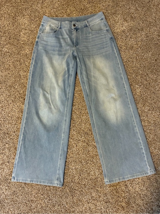 HALARA Denim - Halara Light Wash Wide Leg Women’s Jeans Size Medium Tall